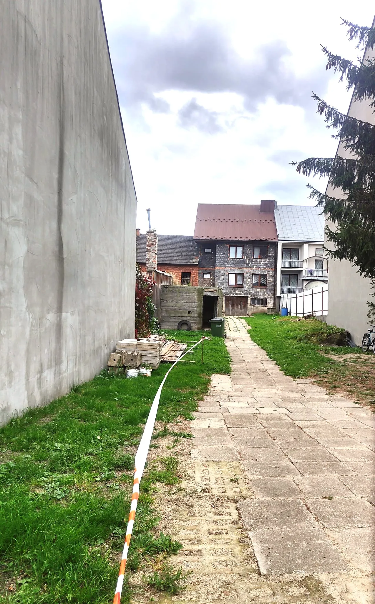 Dom w szeregowej zabudowie Nowy Targ, ul. Waksmundzka  - udział 4/5. - zdjęcie 2